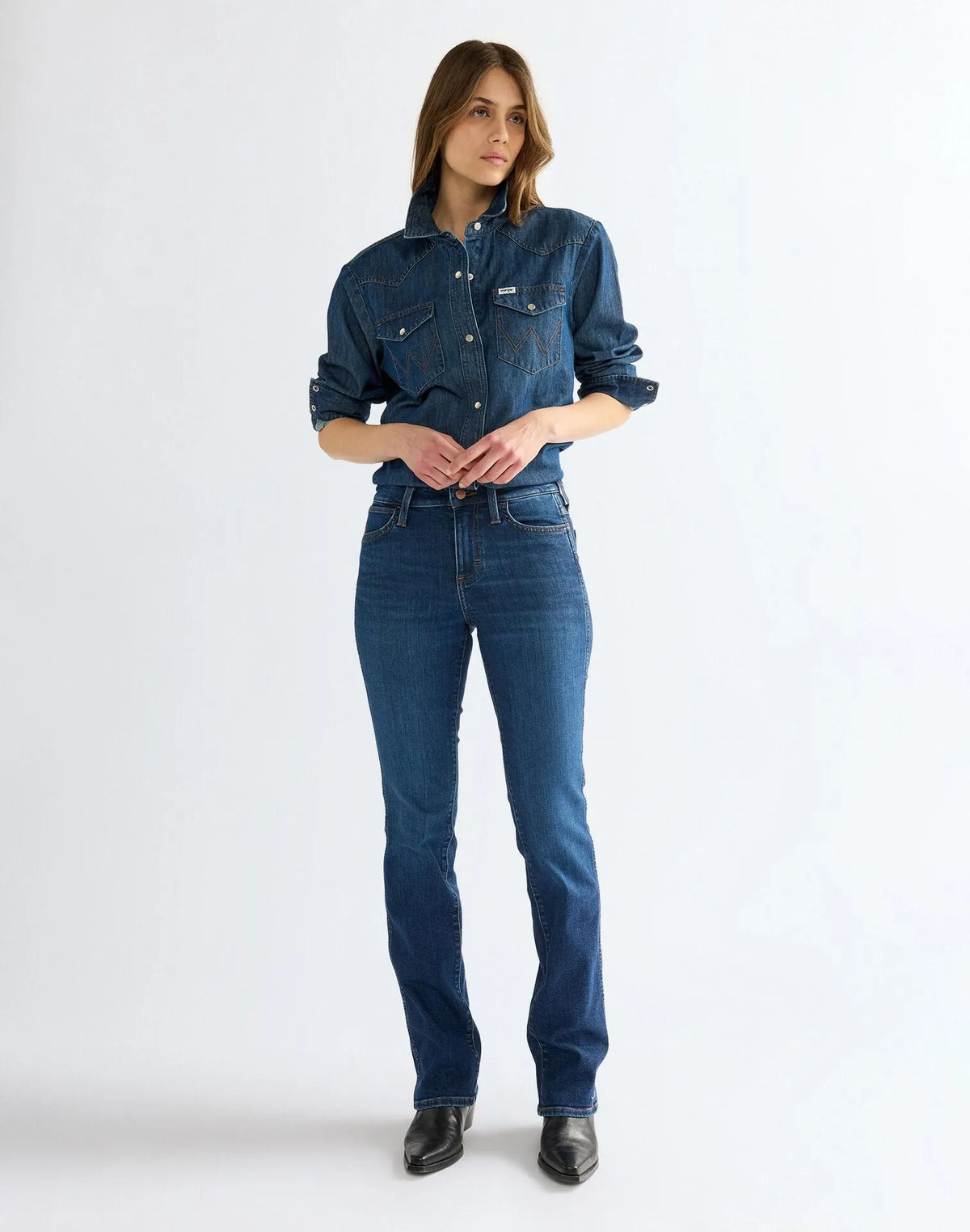 SPODNIE DAMSKIE WRANGLER BOOTCUT OVERCAST 112386731