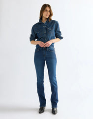 SPODNIE DAMSKIE WRANGLER BOOTCUT OVERCAST 112386731