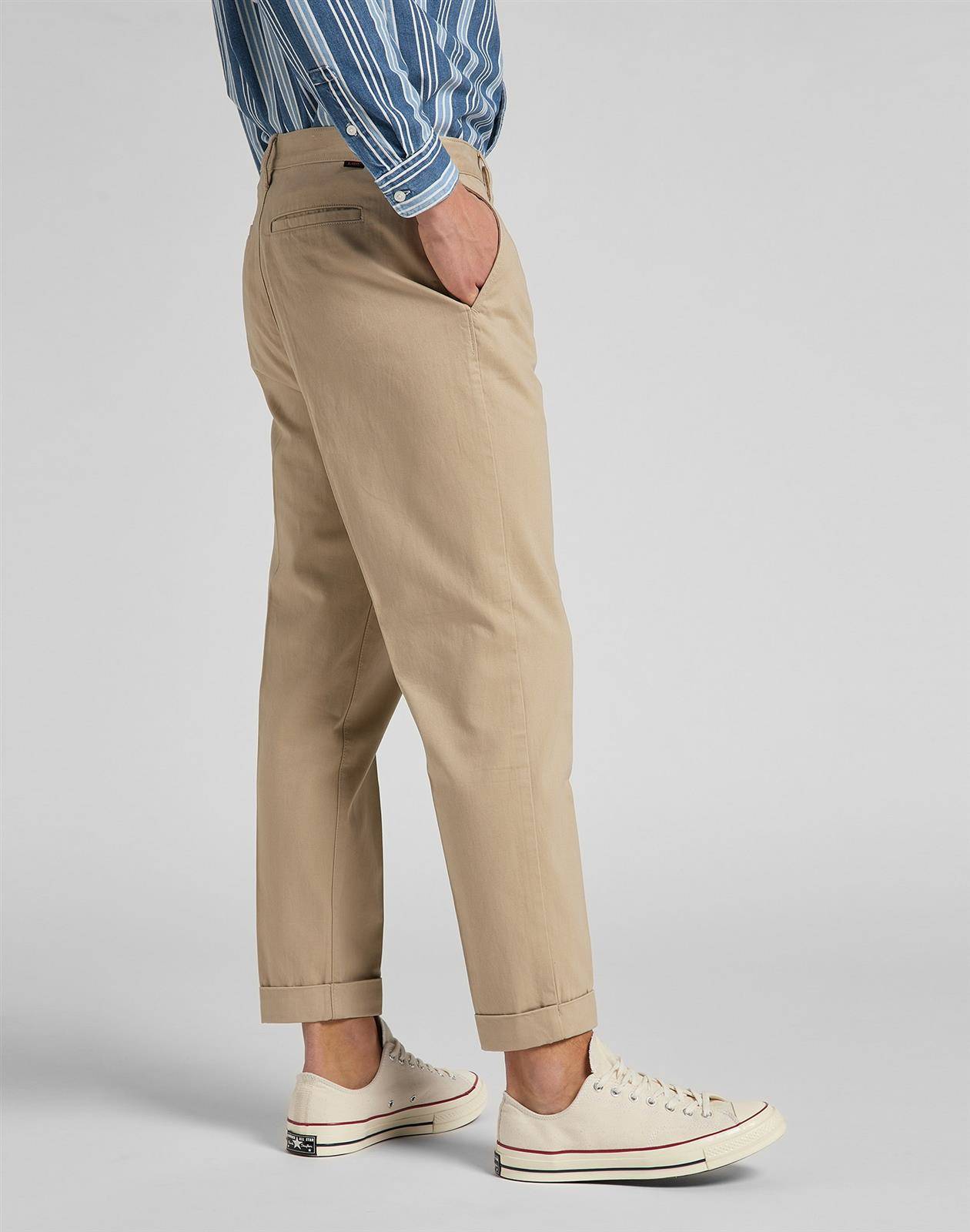 SPODNIE MĘSKIE LEE TAPERED CHINO SERVICE SAND L70RLD10 112118722