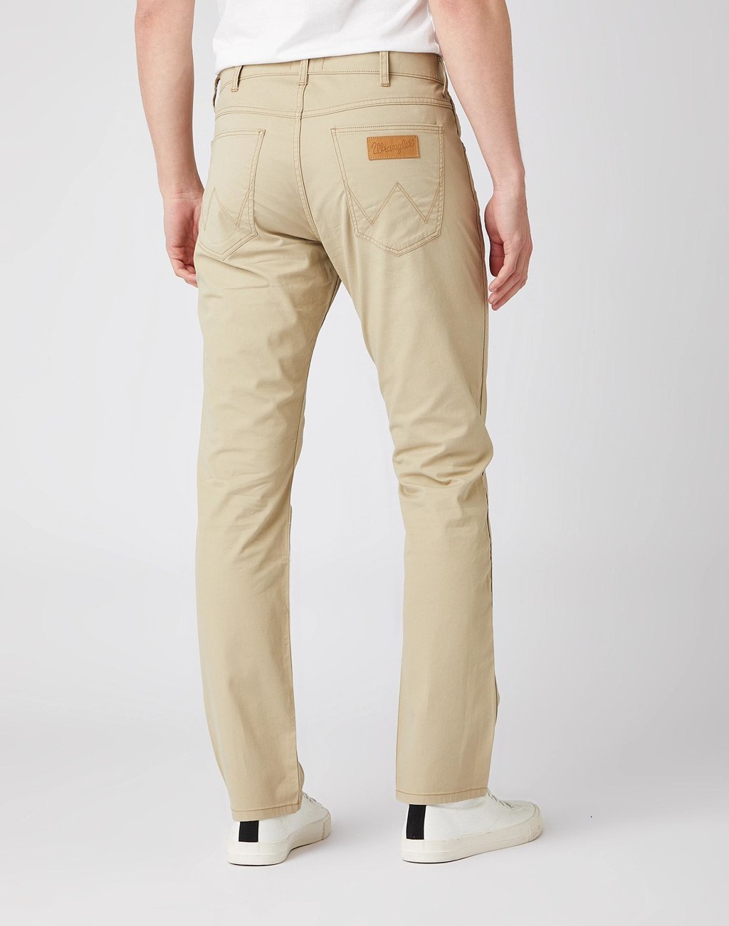 SPODNIE MĘSKIE WRANGLER GREENSBORO TWILL SAND W15QKAC07 112141193