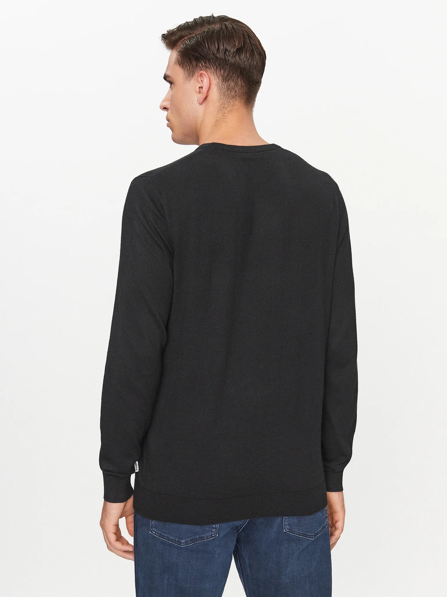 WRANGELR CREWNECK KNIT MĘSKI SWETER ELEGANCKI CIEPŁY LOGO REAL BLACK 112343108 W8A0011937