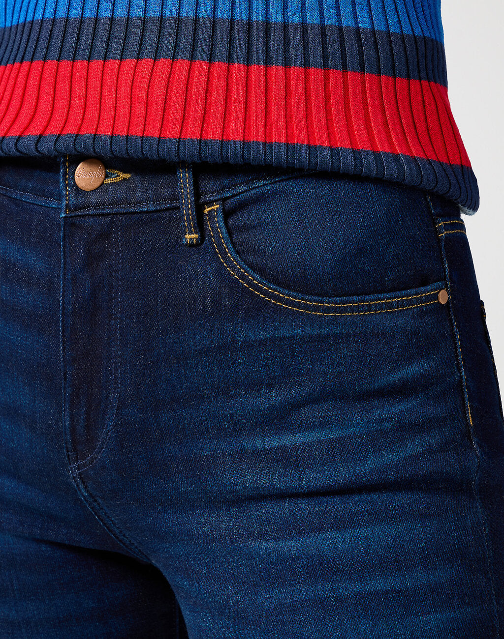 WRANGLER DAMSKIE SPODNIE JEANSOWE SLIM ILLUSION 112356385 W26L017642