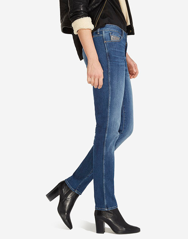 WRANGLER EVALYN DAMSKIE SPODNIE JEANSOWE NEW STAR W26E8982F