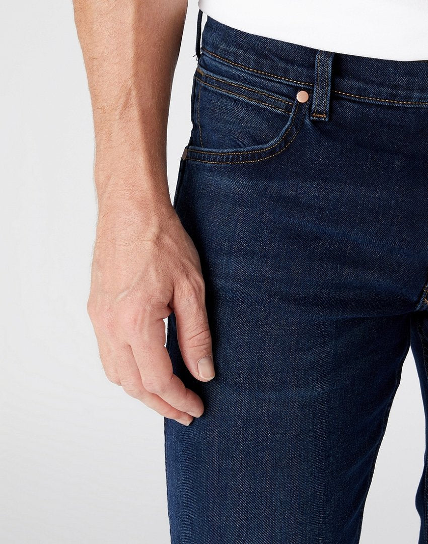WRANGLER GREENSBORO MĘSKIE SPODNIE JEANSOWE BASALT BLUE W15QLR208 112145832
