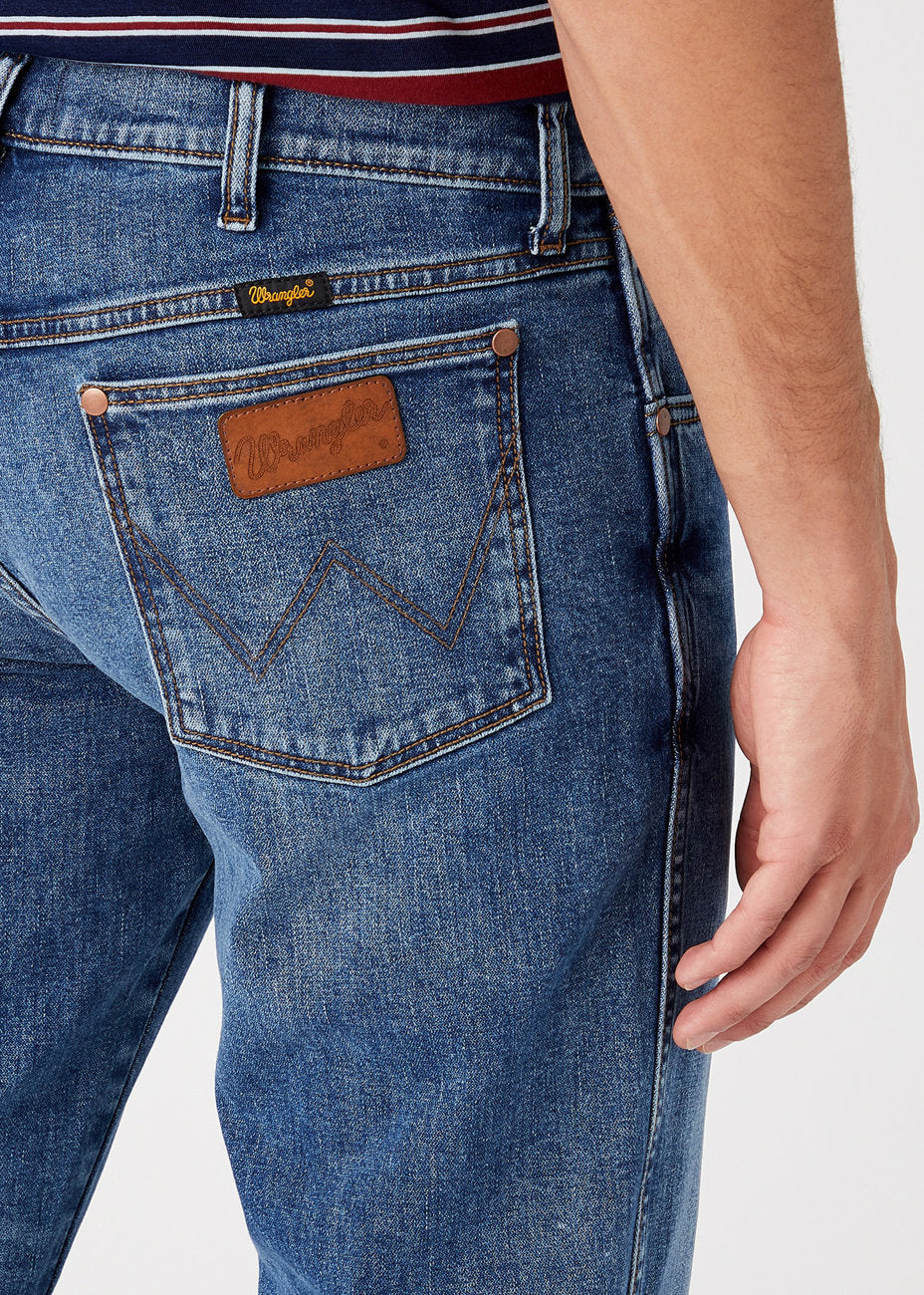 WRANGLER GREENSBORO MĘSKIE SPODNIE JEANSOWE DARK WATERS W15Q5929V 112145820
