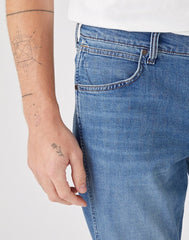 WRANGLER GREENSBORO MĘSKIE SPODNIE JEANSOWE DUSKY CLOUD W15QYJ38R 112145842