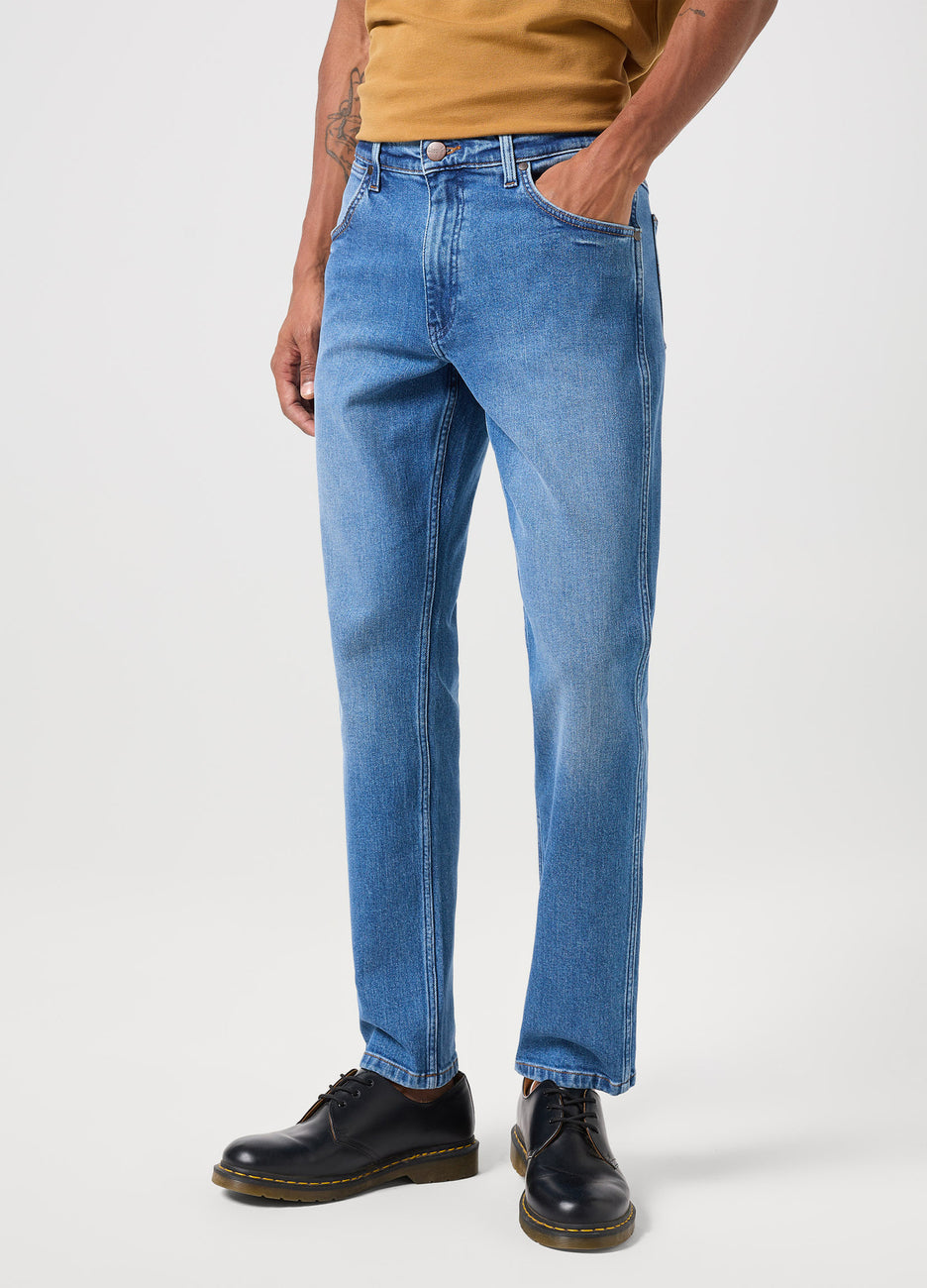 WRANGLER GREENSBORO MĘSKIE SPODNIE JEANSOWE DŻINSY GARNER BLUE 112350836 W15Q018009