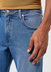 WRANGLER GREENSBORO MĘSKIE SPODNIE JEANSOWE DŻINSY GARNER BLUE 112350836 W15Q018009