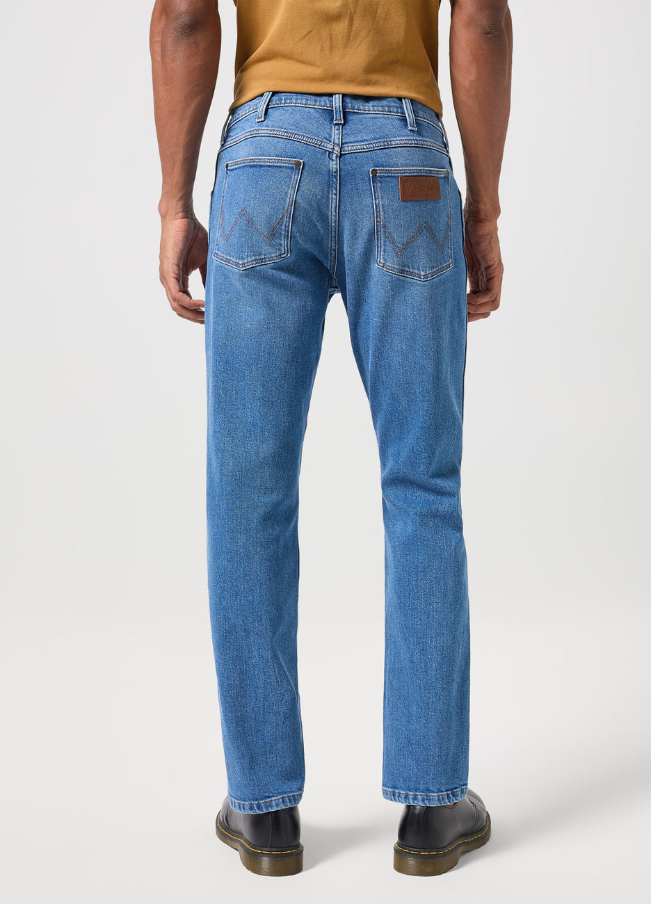 WRANGLER GREENSBORO MĘSKIE SPODNIE JEANSOWE DŻINSY GARNER BLUE 112350836 W15Q018009
