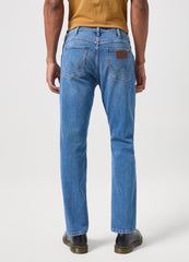 WRANGLER GREENSBORO MĘSKIE SPODNIE JEANSOWE DŻINSY GARNER BLUE 112350836 W15Q018009