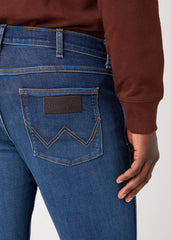 WRANGLER GREENSBORO MĘSKIE SPODNIE JEANSOWE GREEN FUZZ W15QMQ350