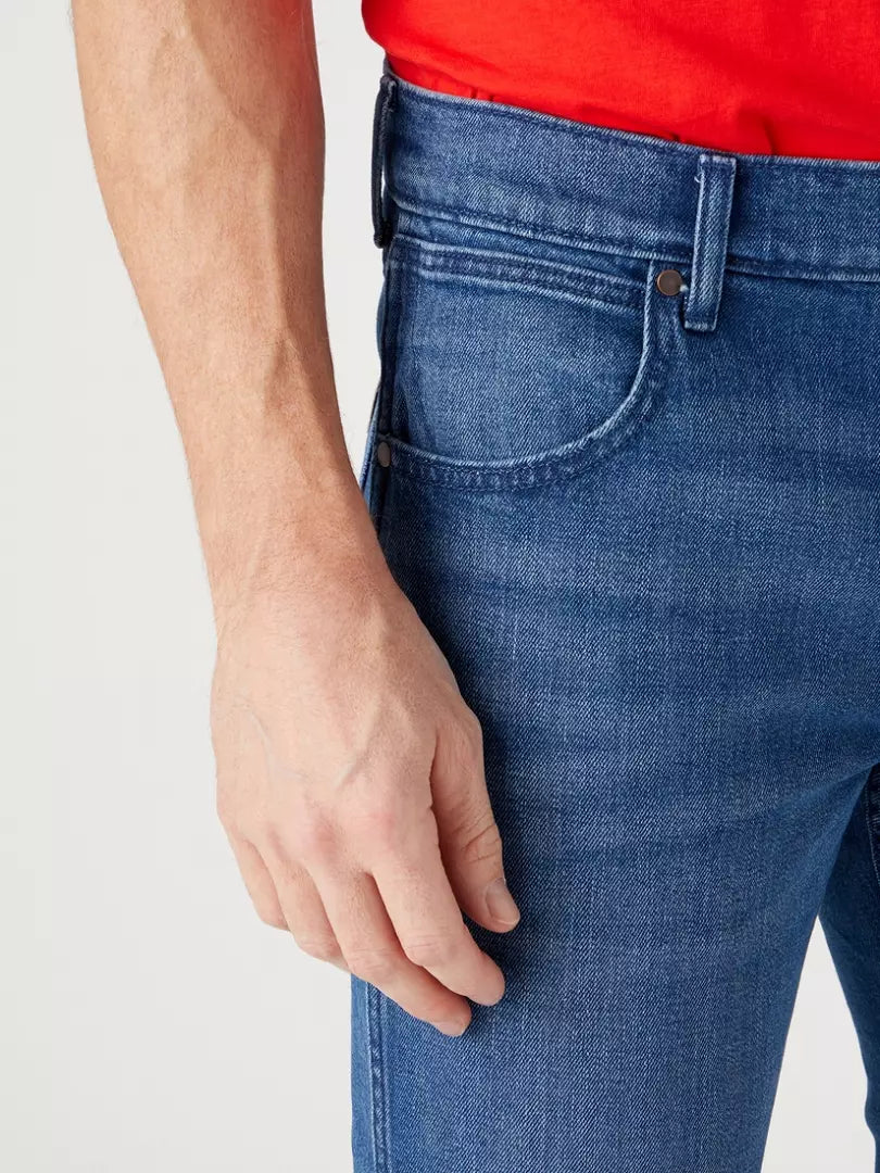 WRANGLER GREENSBORO MĘSKIE SPODNIE JEANSOWE JEANSY ARIES BLUE W15QAG42A 112329011