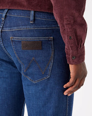 WRANGLER GREENSBORO MĘSKIE SPODNIE JEANSOWE THESE DAYS W15Q7423C 112320206