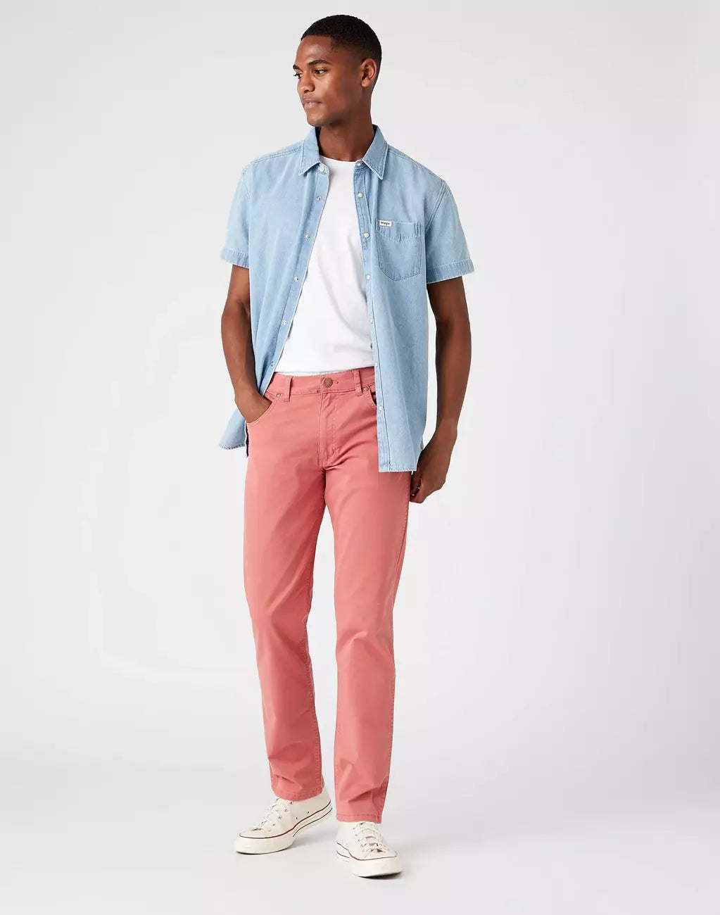 WRANGLER GREENSBORO MĘSKIE SPODNIE MATERIAŁOWE FADED ROSE W15QY6XAP 112145839