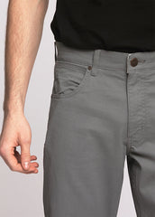 WRANGLER GREENSBORO MĘSKIE SPODNIE MATERIAŁOWE IRON GREY W15QNDM16 112338192
