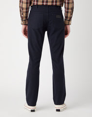 WRANGLER GREENSBORO MĘSKIE SPODNIE MATERIAŁOWE MATERIAŁ BLACK 112341455 W15Q011936