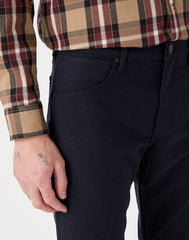 WRANGLER GREENSBORO MĘSKIE SPODNIE MATERIAŁOWE MATERIAŁ BLACK 112341455 W15Q011936