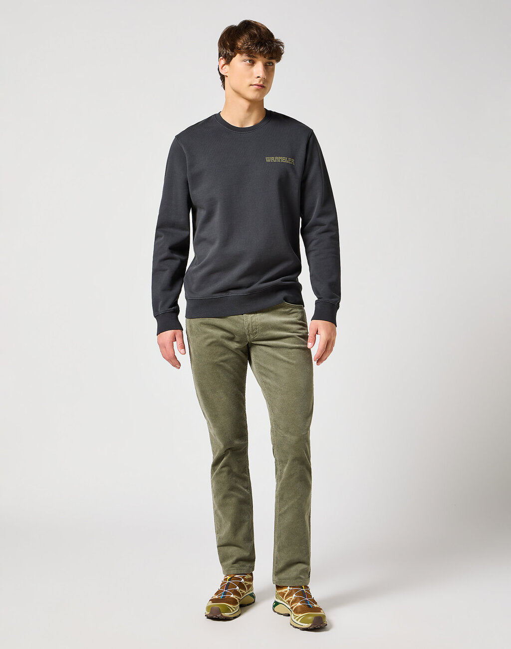 Męskie Spodnie Materiałowe Sztruksowe Wrangler Greensboro Dusty Olive 112356861 W15Q018011