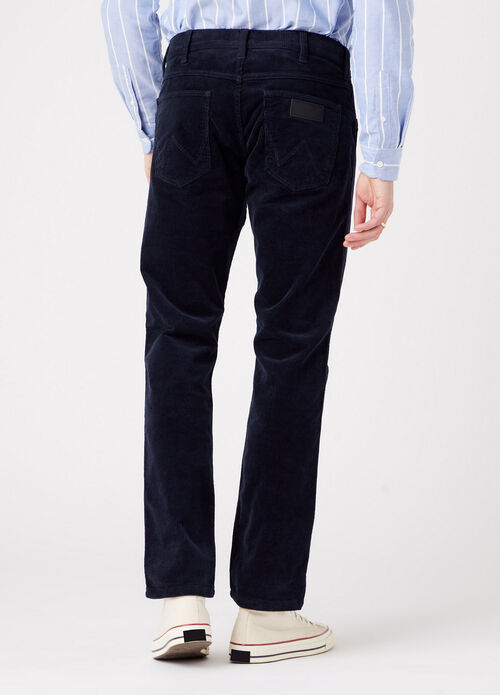 WRANGLER GREENSBORO MĘSKIE SPODNIE SZTRUKSOWE NAVY W15QA2114 112319949