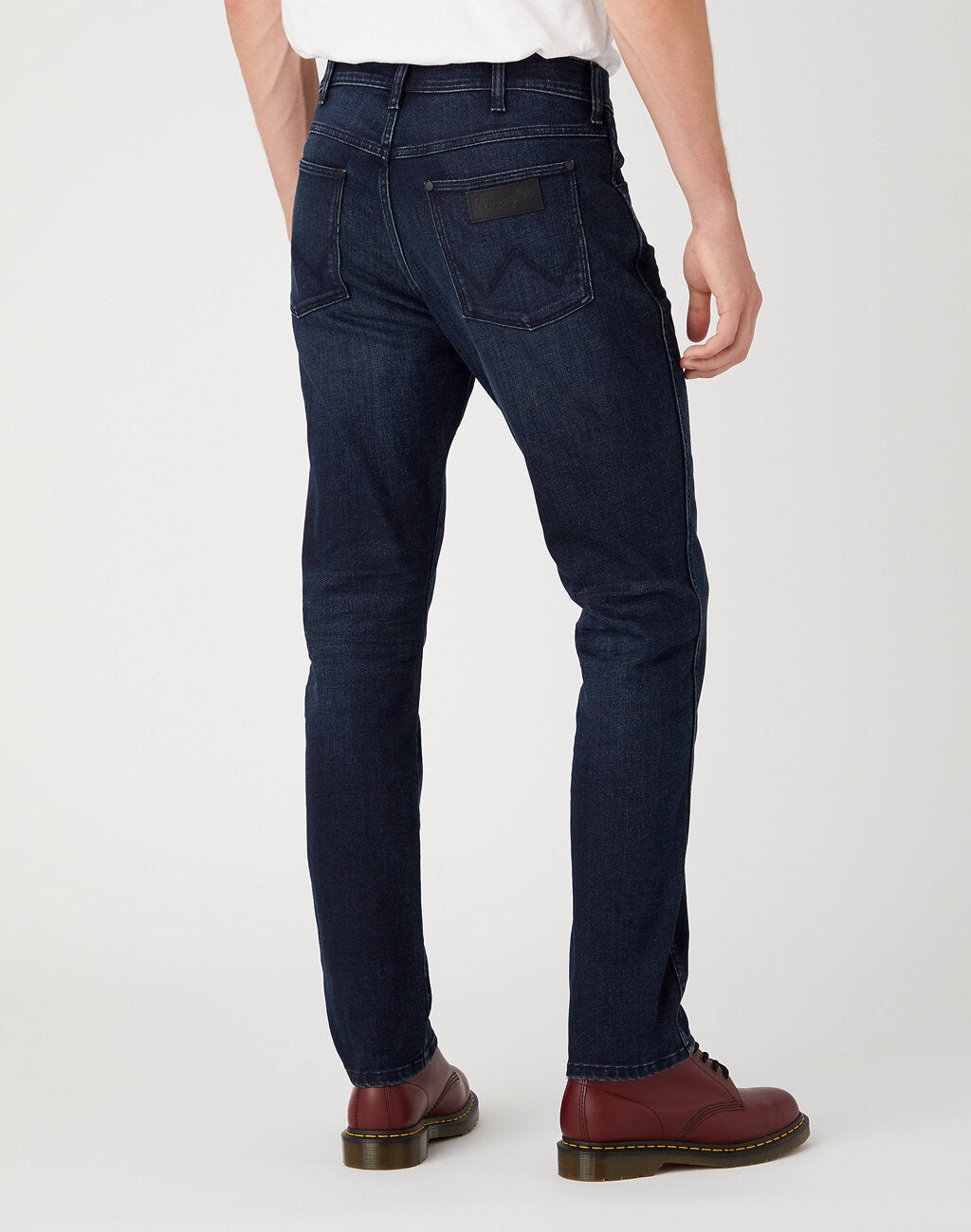 WRANGLER LARSTON MĘSKIE SPODNIE JEANSOWE DUSKY NIGHT W18SMI299