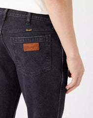 WRANGLER LARSTON MĘSKIE SPODNIE JEANSOWE JEANSY AUTHENTIC BLACK W18S8912V 112324512