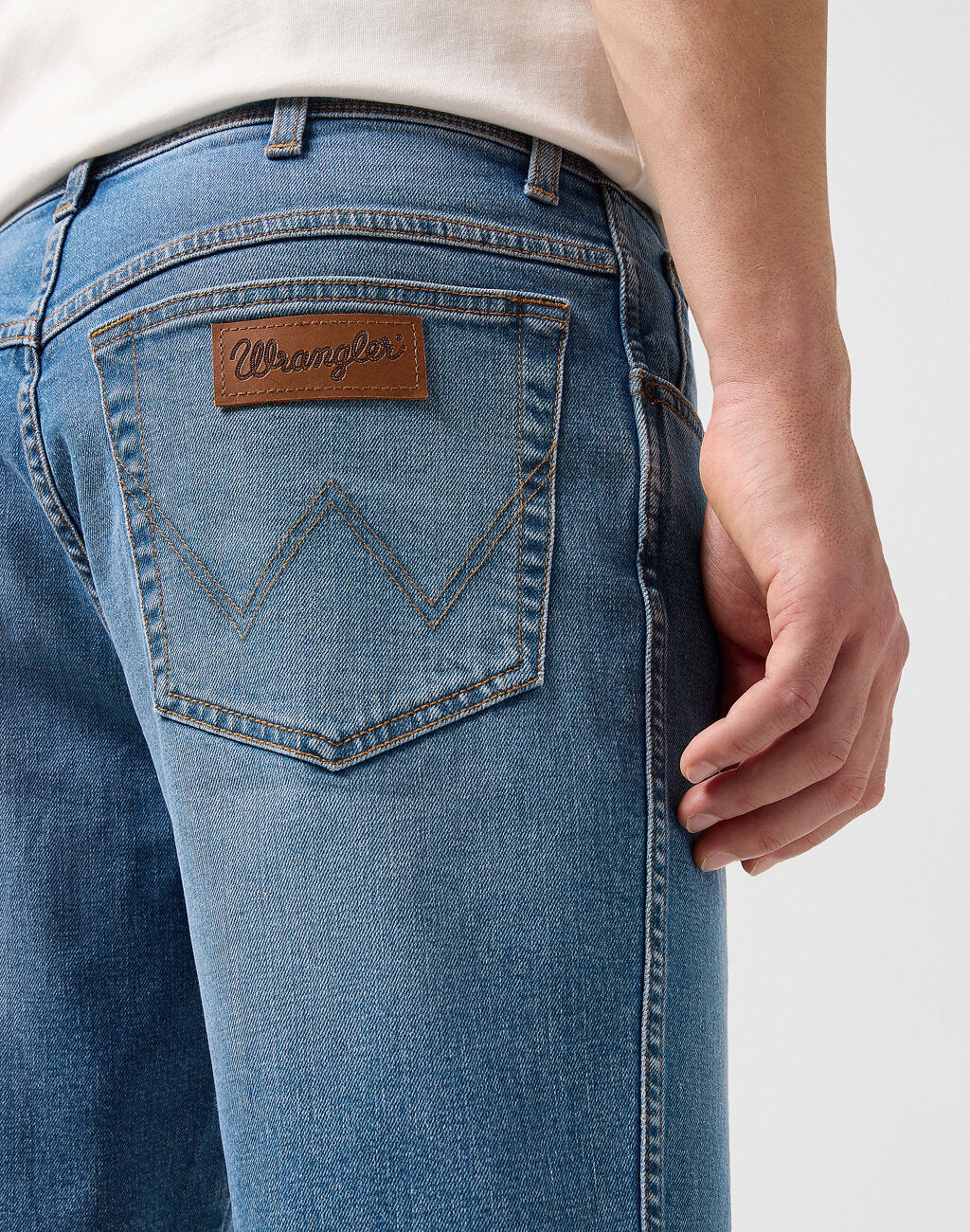 WRANGLER MĘSKIE SPODENKI JEANSOWE TEXAS SHORTS STRIDE 112350658 W11C018020