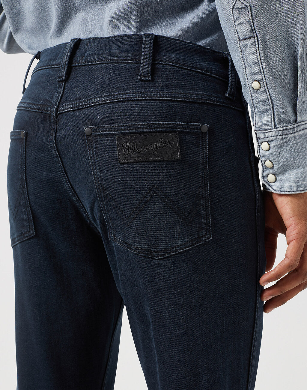 WRANGLER MĘSKIE SPODNIE JANSOWE GREENSBORO CLOUDY SKIES 112350740 W15Q017948