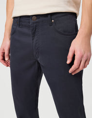 WRANGLER MĘSKIE SPODNIE JEANSOWE GREENSBORO DARK NAVY 112353072 W15Q018200