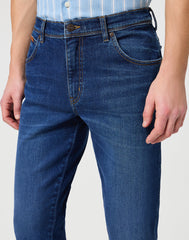 WRANGLER MĘSKIE SPODNIE JEANSOWE TEXAS SOUL 112350654 W121017997