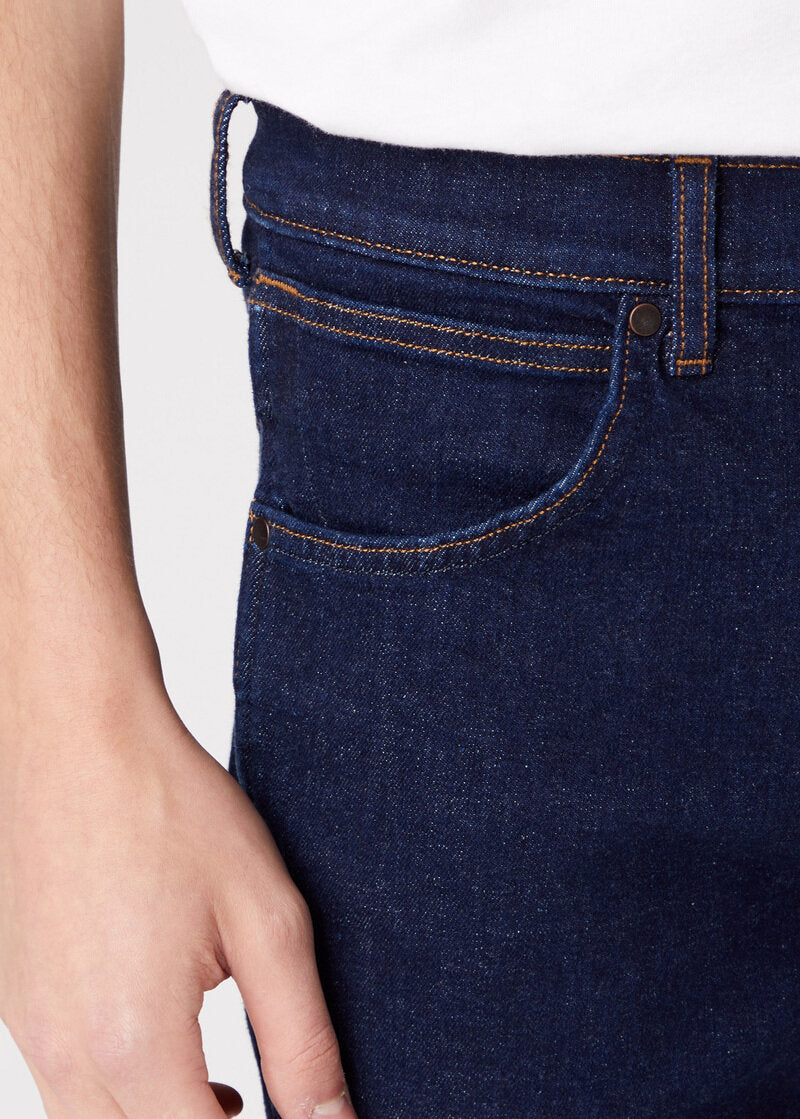 WRANGLER MĘSKIE SPODNIE JEANSOWE WRANGLER GREENSBORO DAY DRIFTER W15QQ821U 112320126
