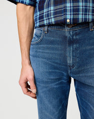 WRANGLER MĘSKIE SPODNIE JEANSOWE WRANGLER GREENSBORO DENIM DUSK 112362444
