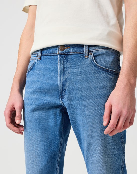 WRANGLER MĘSKIE SPODNIE JEANSOWE WRANGLER GREENSBORO NEW FAVORITE 112322662