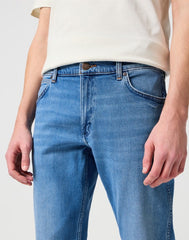 WRANGLER MĘSKIE SPODNIE JEANSOWE WRANGLER GREENSBORO NEW FAVORITE 112322662