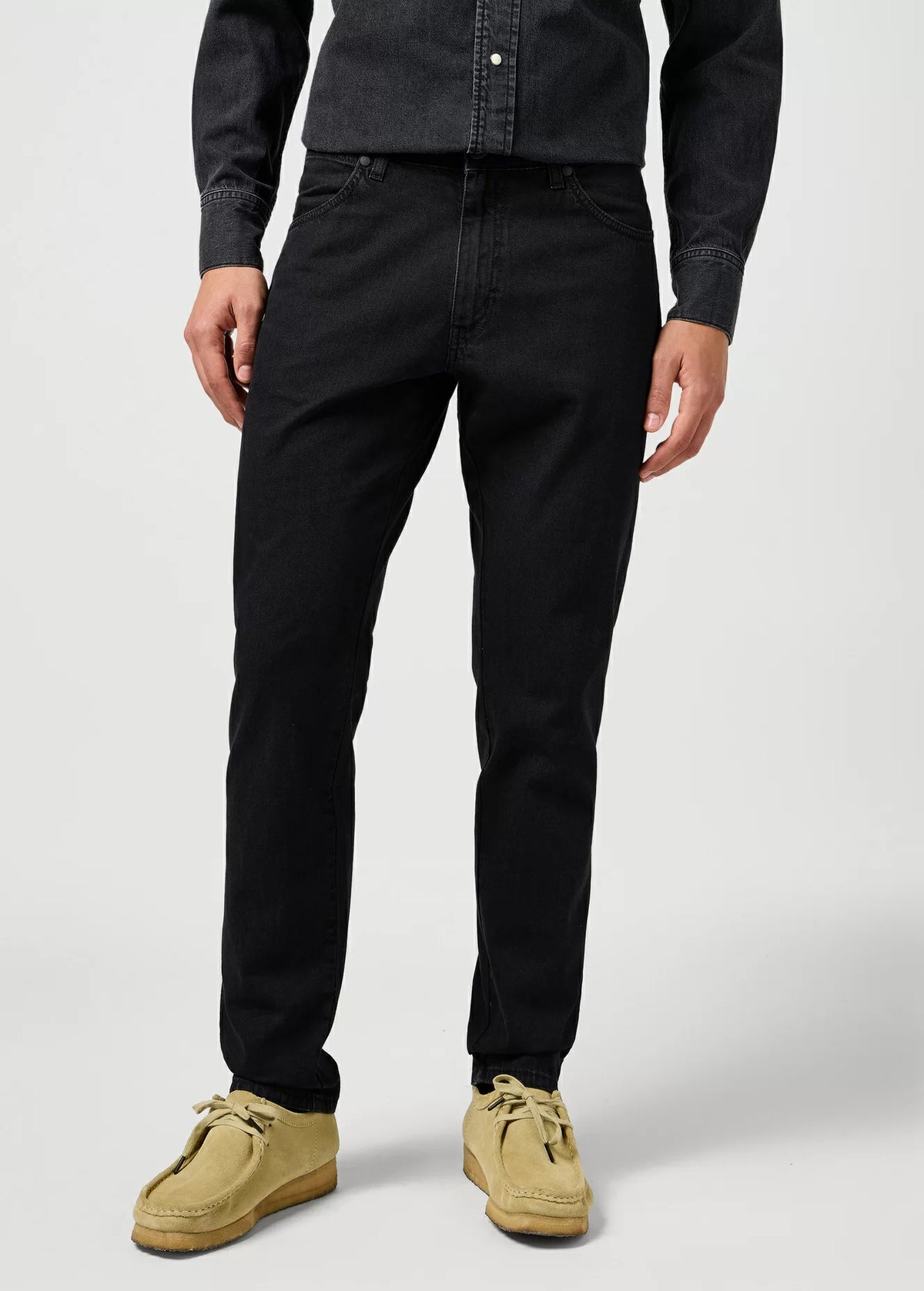 Męskie Spodnie Jeansowe Wrangler River Rinse Black 112362409