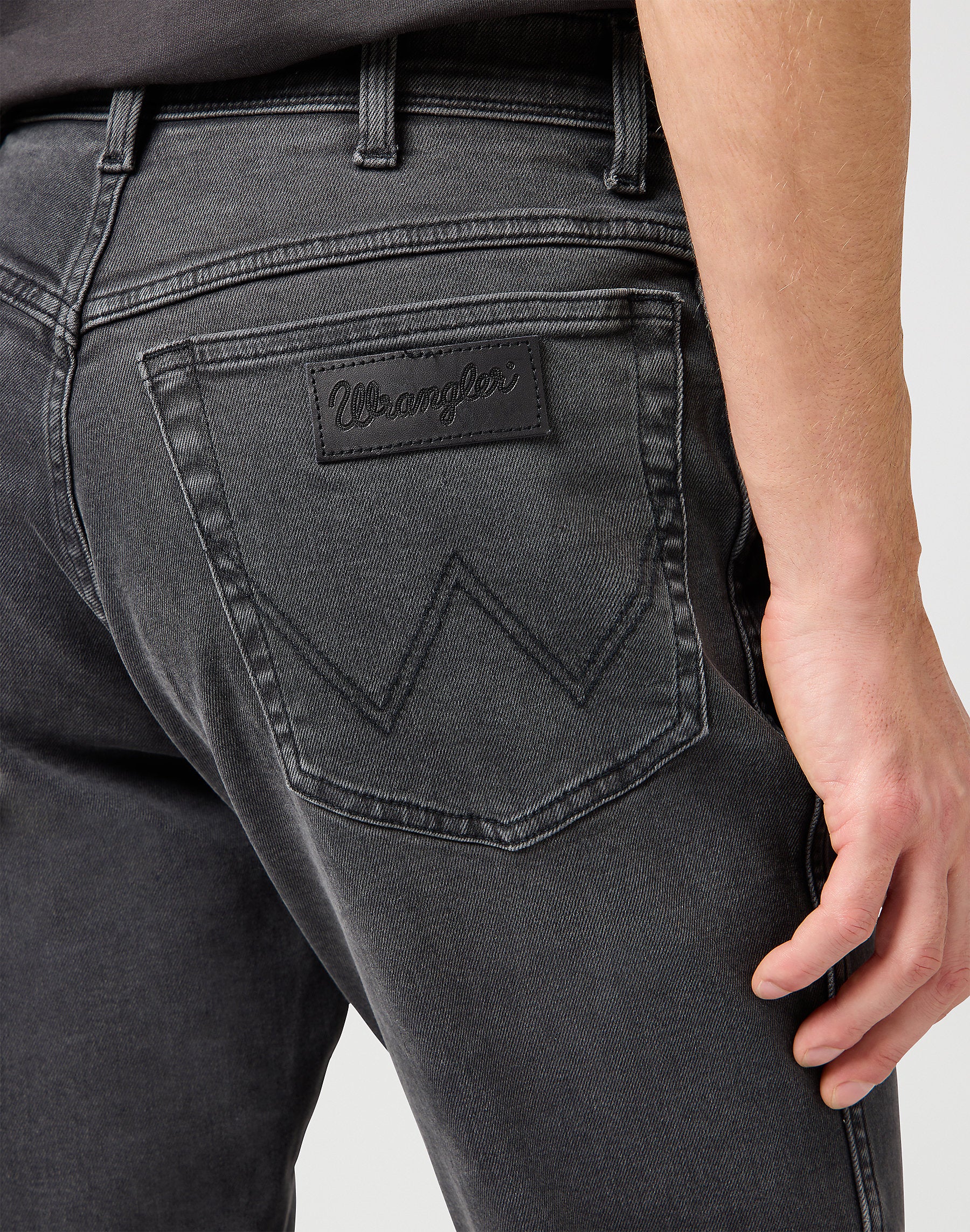 WRANGLER MĘSKIE SPODNIE JEANSOWE WRANGLER TEXAS SLIM WHISPERED WASH 112362467