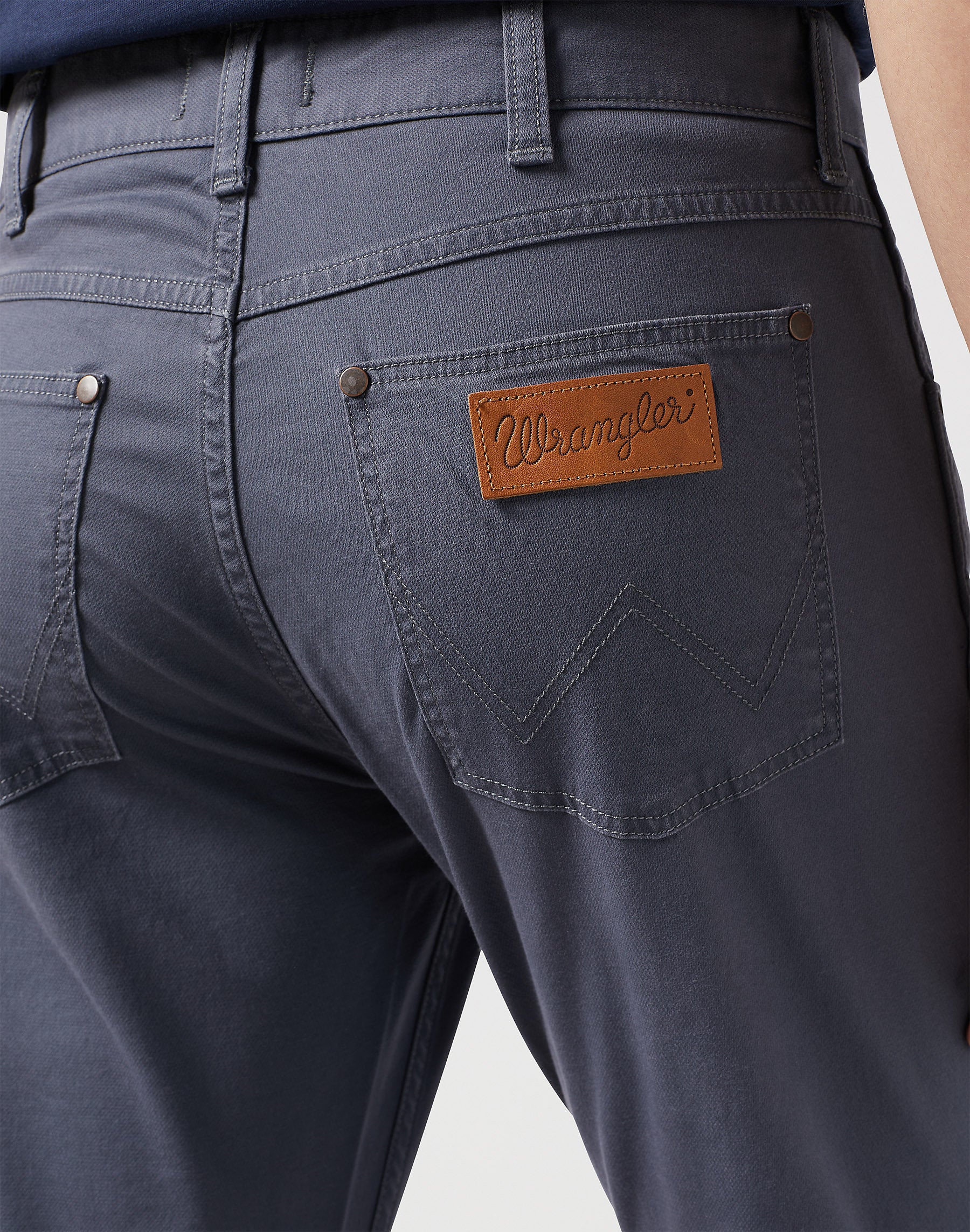 WRANGLER MĘSKIE SPODNIE MATERIAŁOWE GREENSBORO TURBULENCE 112350801