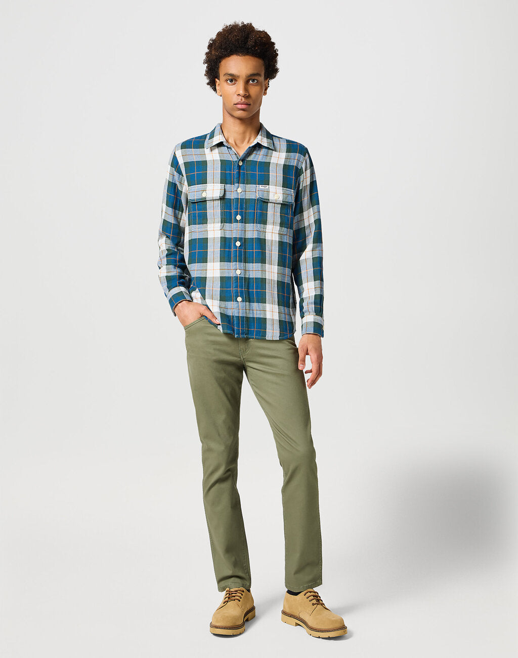 WRANGLER MĘSKIE SPODNIE MATERIAŁOWE LARSTON DUSTY OLIVE 112356816 W18S014024