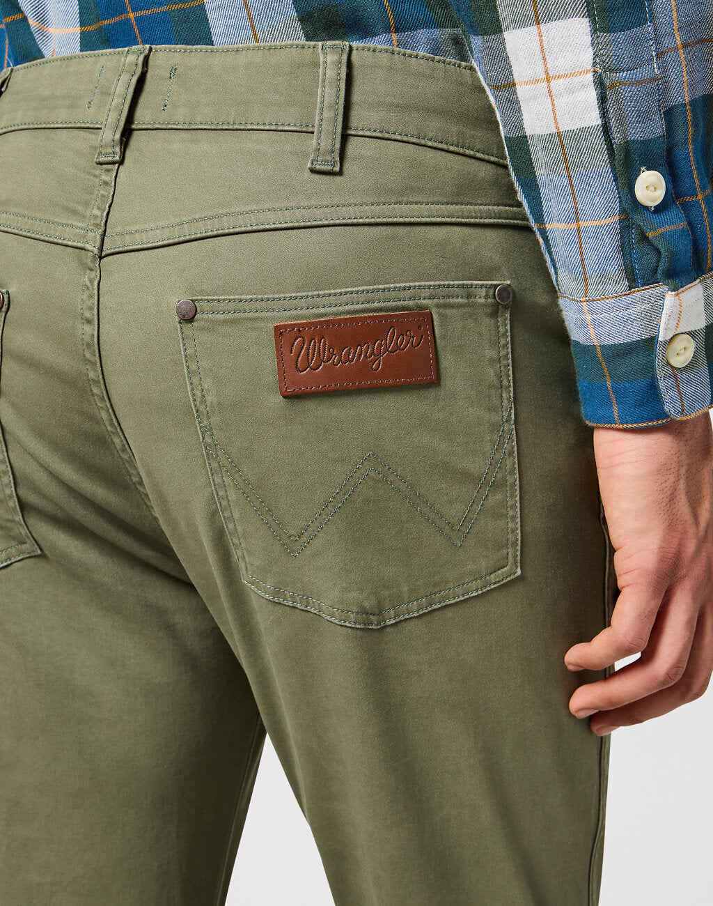 WRANGLER MĘSKIE SPODNIE MATERIAŁOWE LARSTON DUSTY OLIVE 112356816 W18S014024