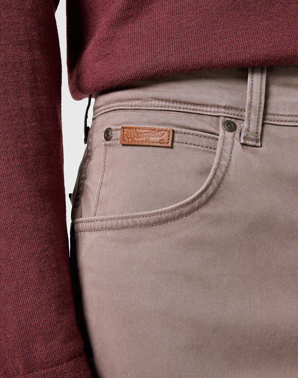 WRANGLER MĘSKIE SPODNIE MATERIAŁOWE TEXAS IRON 112356884 W121017431