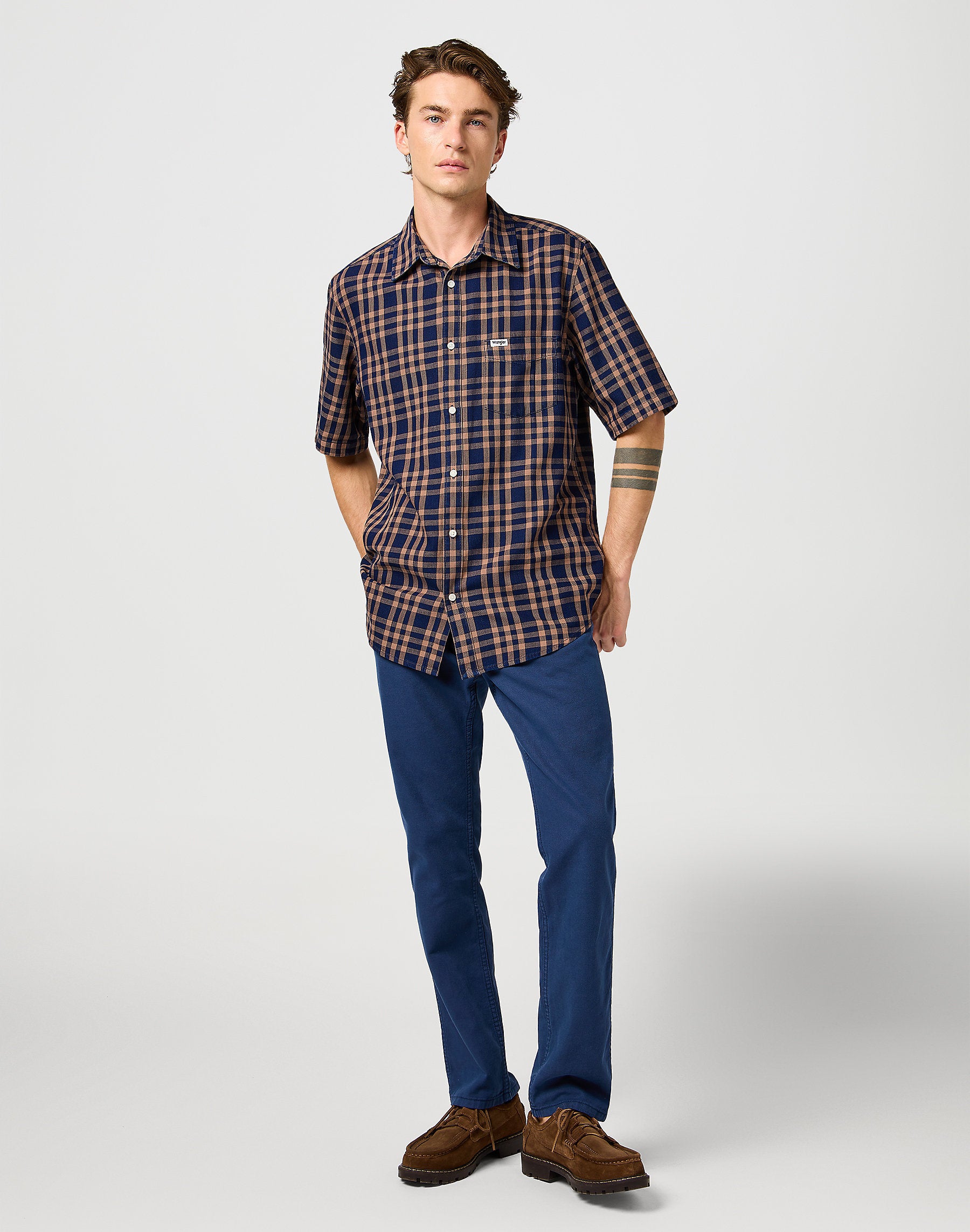 WRANGLER MĘSKIE SPODNIE MATERIAŁOWE WRANGLER GREENSBORO NAVY 112362441