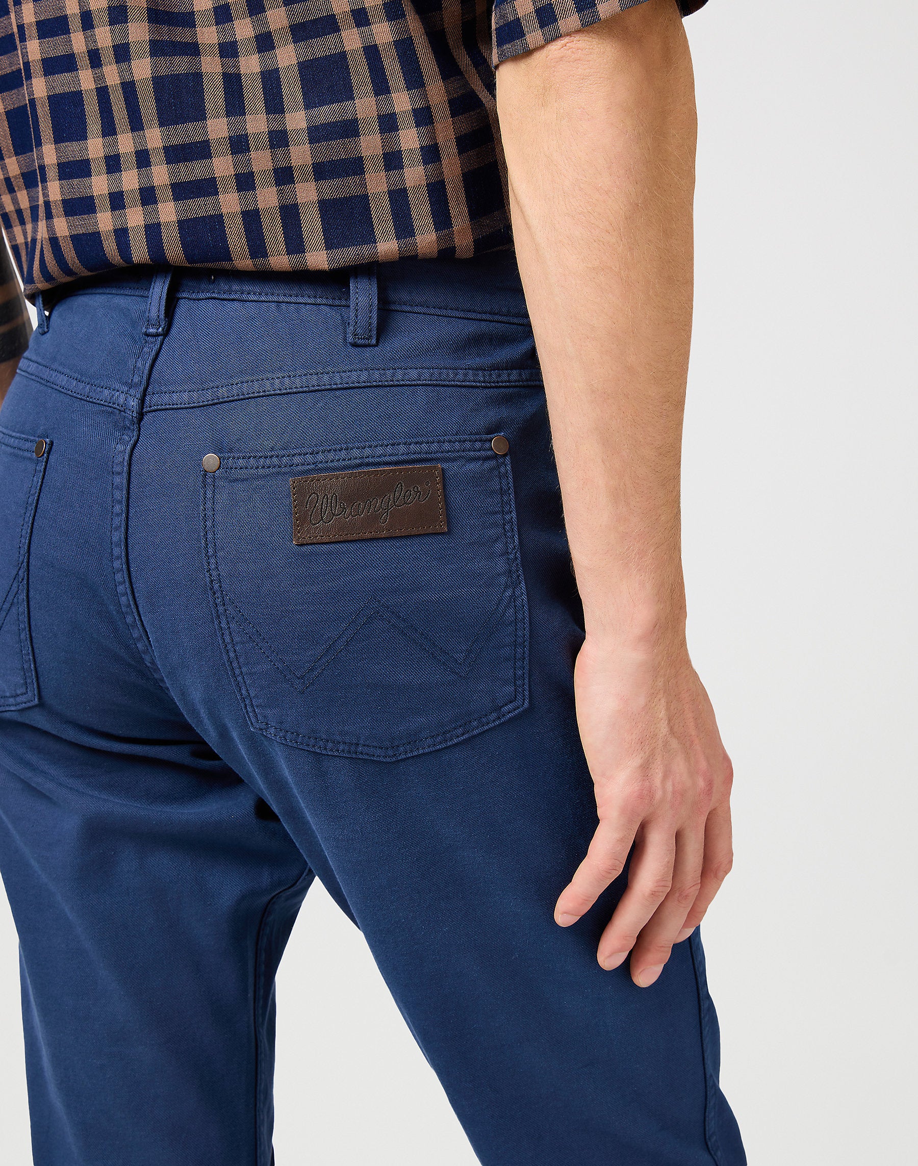 WRANGLER MĘSKIE SPODNIE MATERIAŁOWE WRANGLER GREENSBORO NAVY 112362441