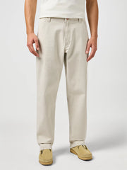 WRANGLER MĘSKIE SPODNIE WRANGLER CASEY JONES RELAXED CHINO PANTS PELICAN 112362915