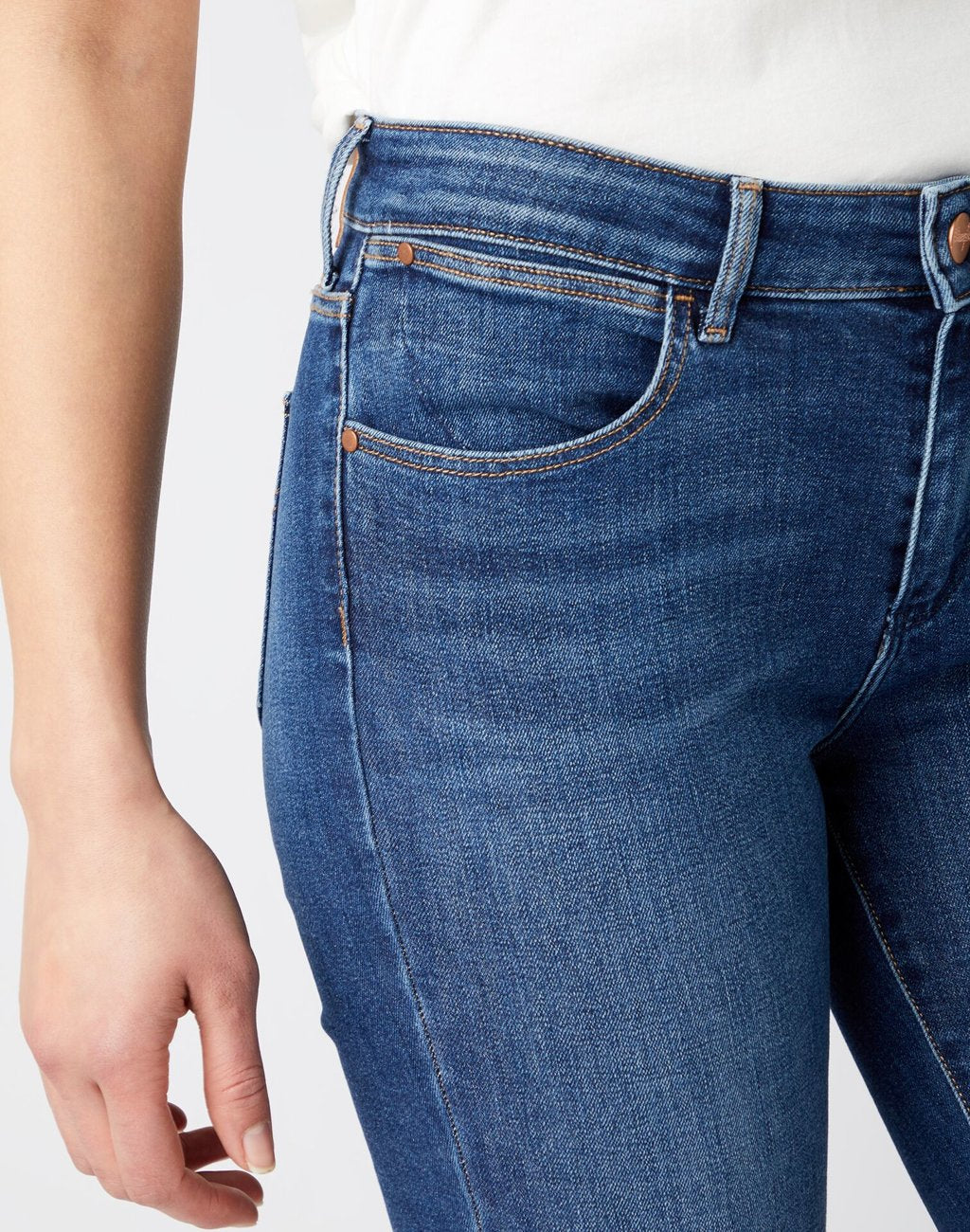 WRANGLER SLIM DAMSKIE SPODNIE JEANSOWE JEANSY DŻINSY GOOD LUCK W28LZG29W