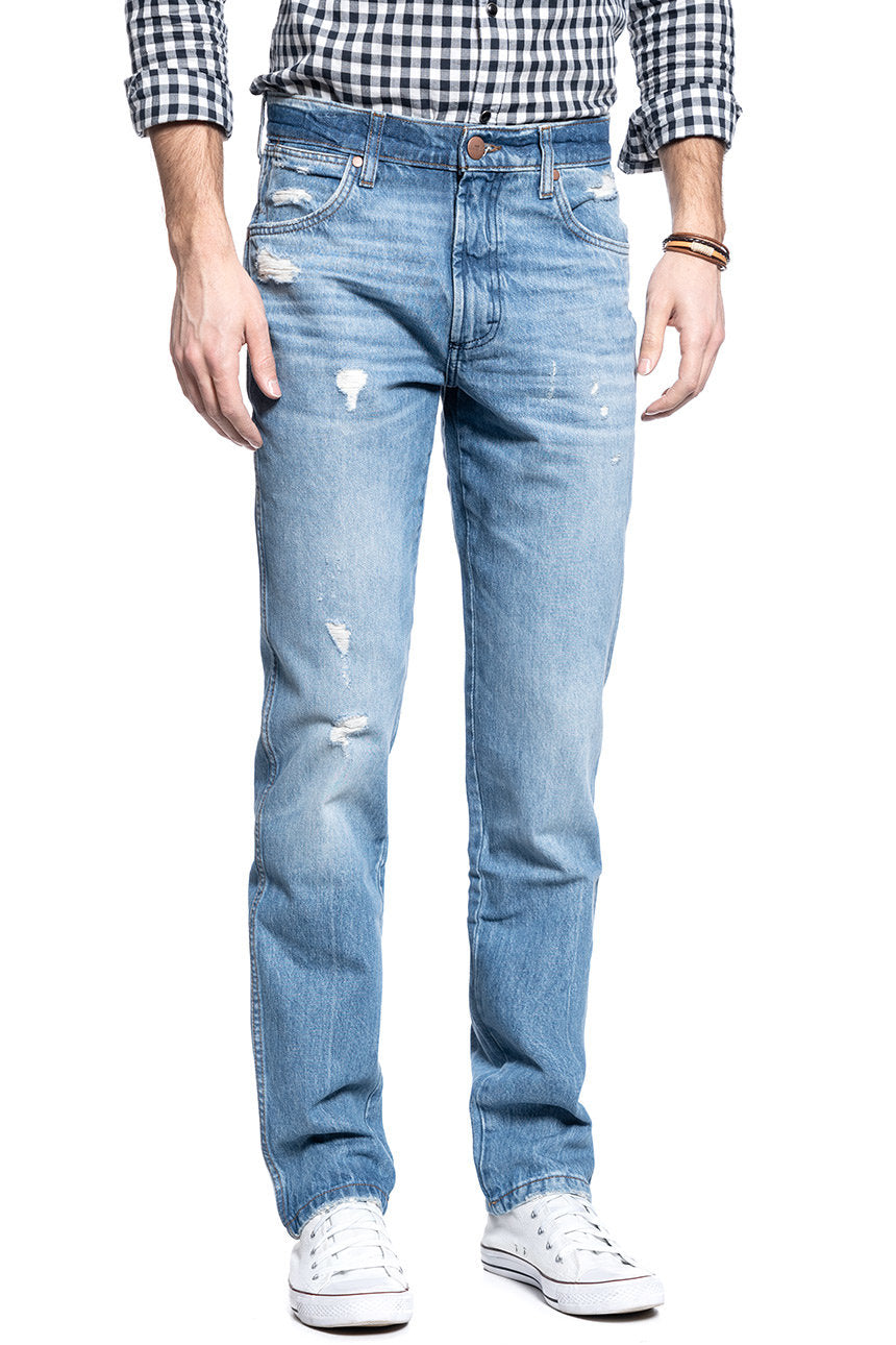 WRANGLER SPODNIE MĘSKIE GREENSBORO CENTER CREASE W15QY1306 112127139