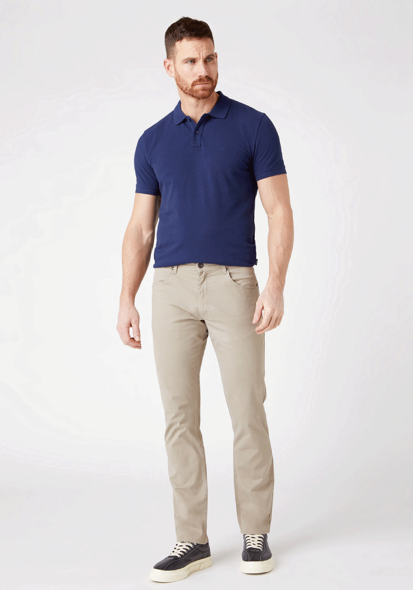 WRANGLER STRAIGHT SPODNIE MĘSKIE MATERIAŁOWE KHAKI W10TKA787 112126008