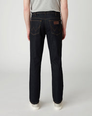 WRANGLER TEXAS MĘSKIE SPODNIE JEANSOWE SLIM DARK RINSE W12SP690A 112126514