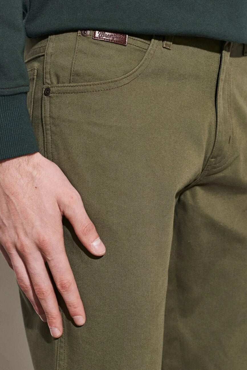WRANGLER TEXAS MĘSKIE SPODNIE MATERIAŁOWE MILITARE GREEN W12193G40 112319292