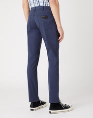 WRANGLER TEXAS SLIM MĘSKIE SPODNIE MATERIAŁOWE NAVY W12SWA114 112126532
