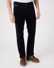 WRANGLER TEXAS SLIM MĘSKIE SPODNIE SZTRUKSOWE DARK NAVY W12SECXAE 112320130