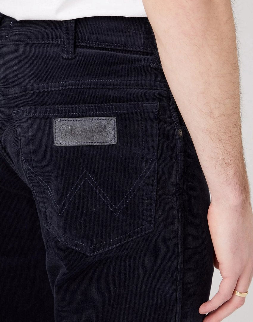 WRANGLER TEXAS SLIM MĘSKIE SPODNIE SZTRUKSOWE DARK NAVY W12SECXAE 112320130
